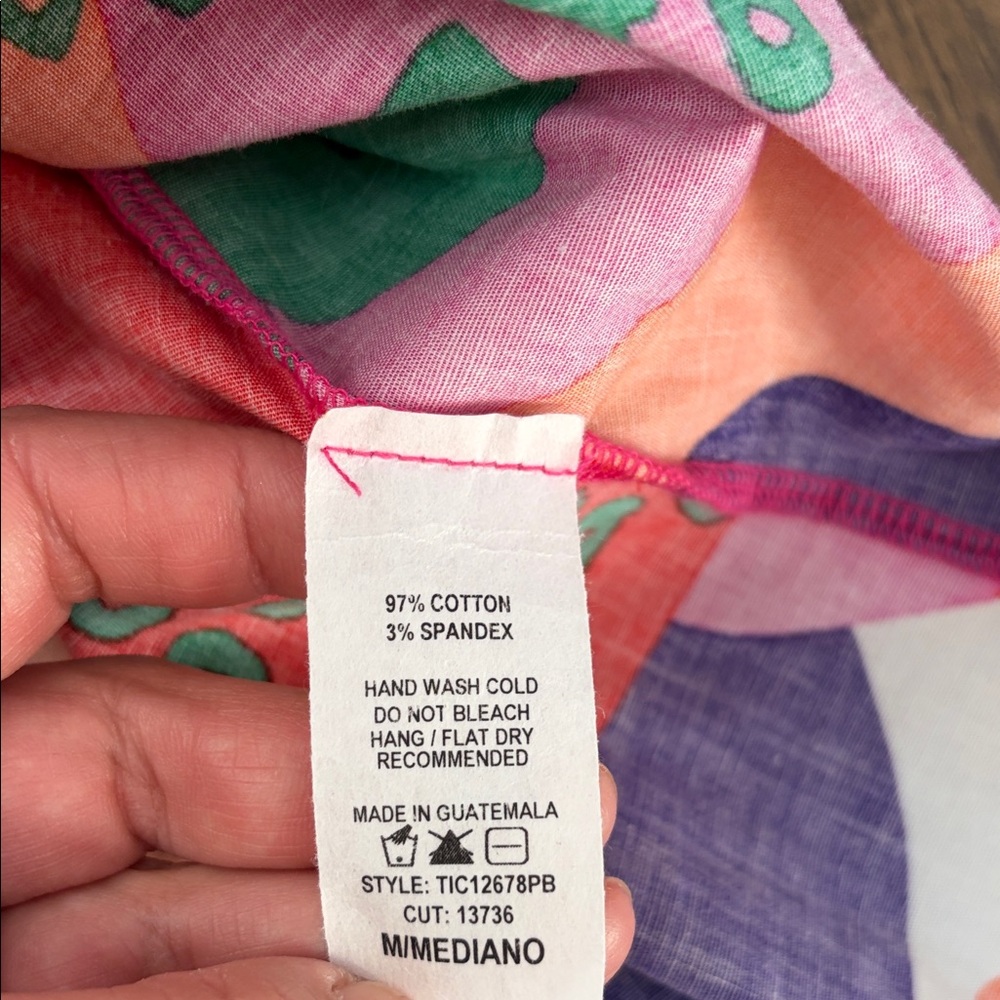 NWOT Ces Femme Boutique Colorful Abstract Blouse Structure Sleeve M - Picture 3 of 10